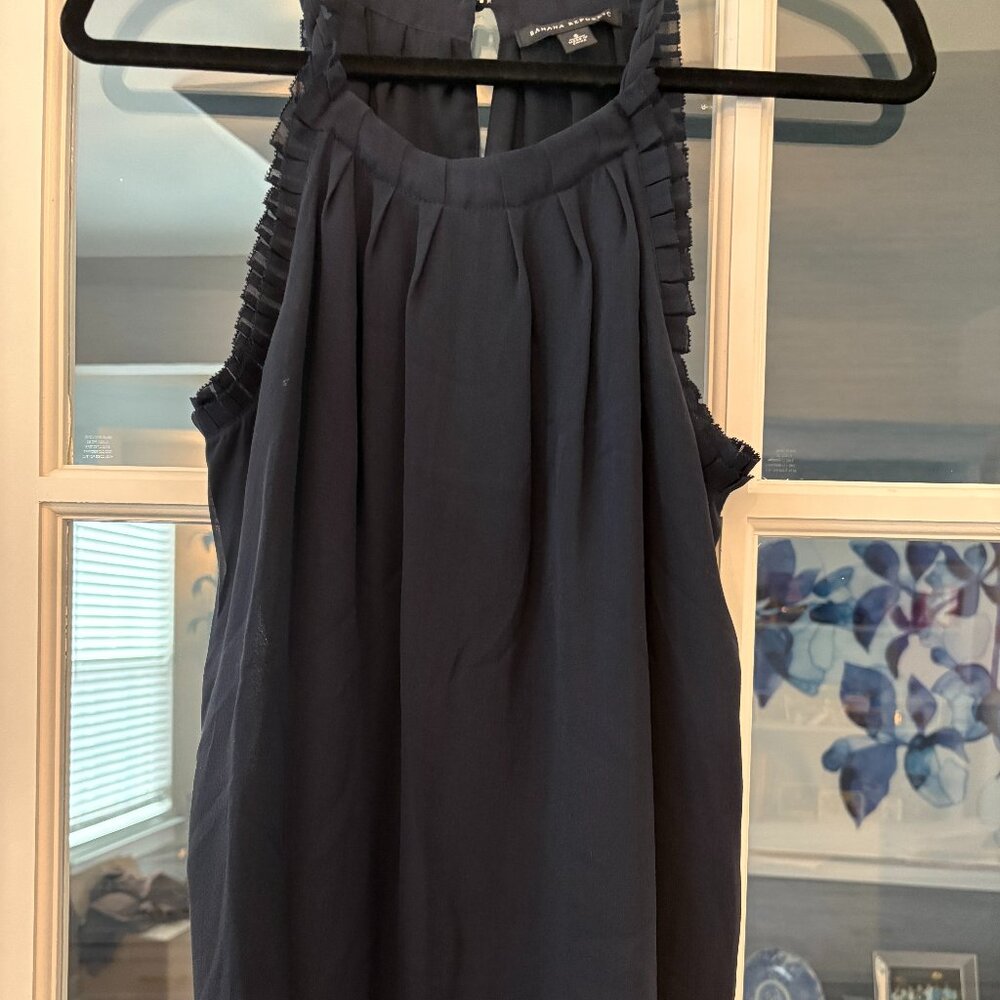 Banana Republic Navy silk sleeveless blouse size 6